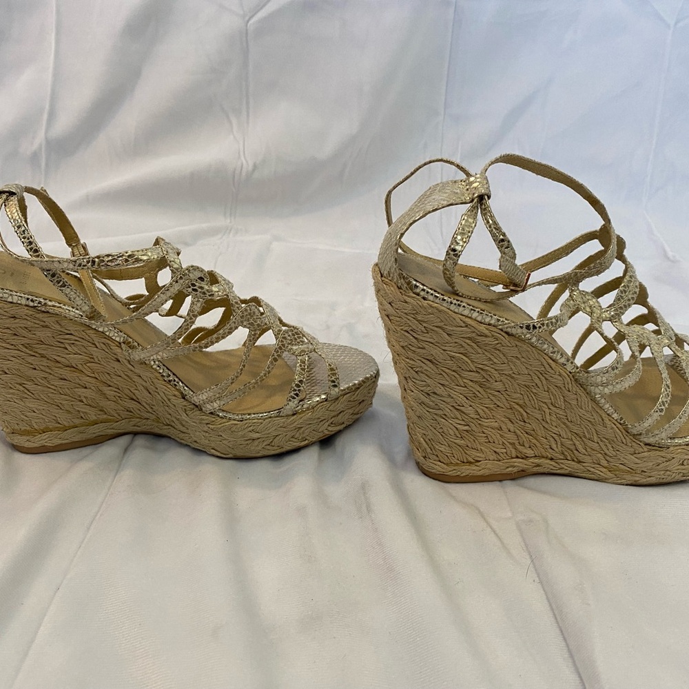 EUC Bakers champagne metallic platform strappy sandals - Picture 4 of 5